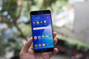 Màn hình Samsung A7 nhấp nháy liên tục, làm sao khắc phục?