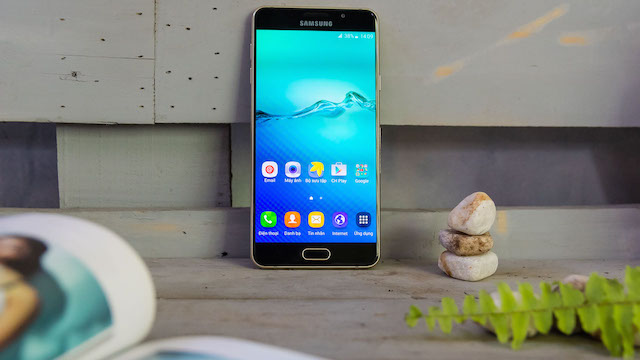 Nên làm gì khi Samsung A7 2016 bị nứt mặt kính?