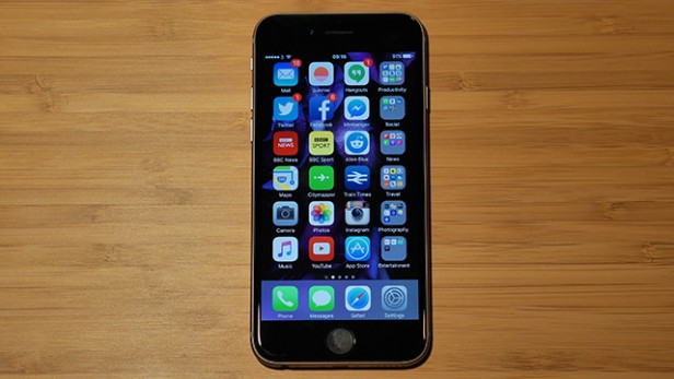Lỗi màn hình iPhone 6s bị chấm đen